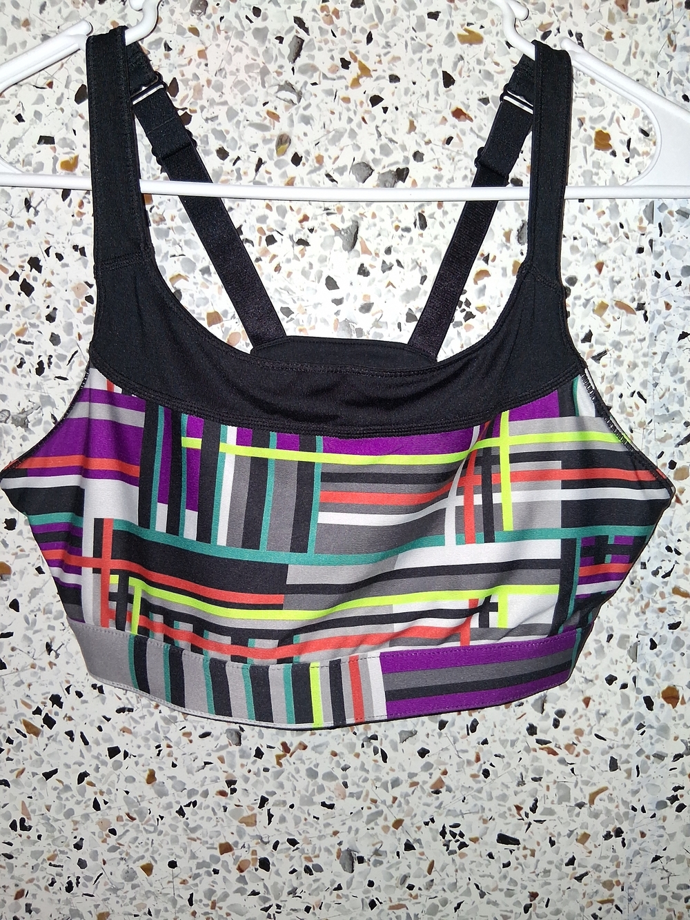 Fabletics Black Multicolor Geometric Sports Bra with Adjustable Straps